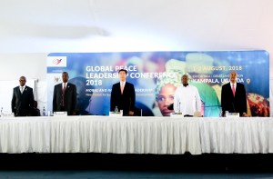 セッション登壇者　（左から）シンディムウォ ブルンジ第一副大統領、サルヴァ・キール・マヤルディト 南スーダン大統領、ヒョンジン・P・ムーンGPF理事長、ヨウェリ・ムセベニ ウガンダ大統領、アマニ・アベイド・カルメ ザンジバル大統領